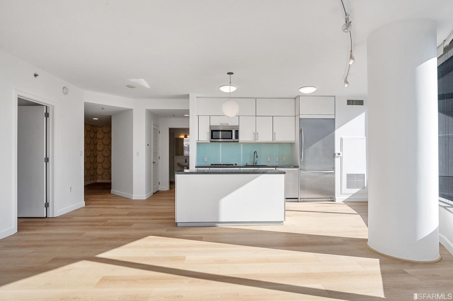 301 Main Street Unit: 24H