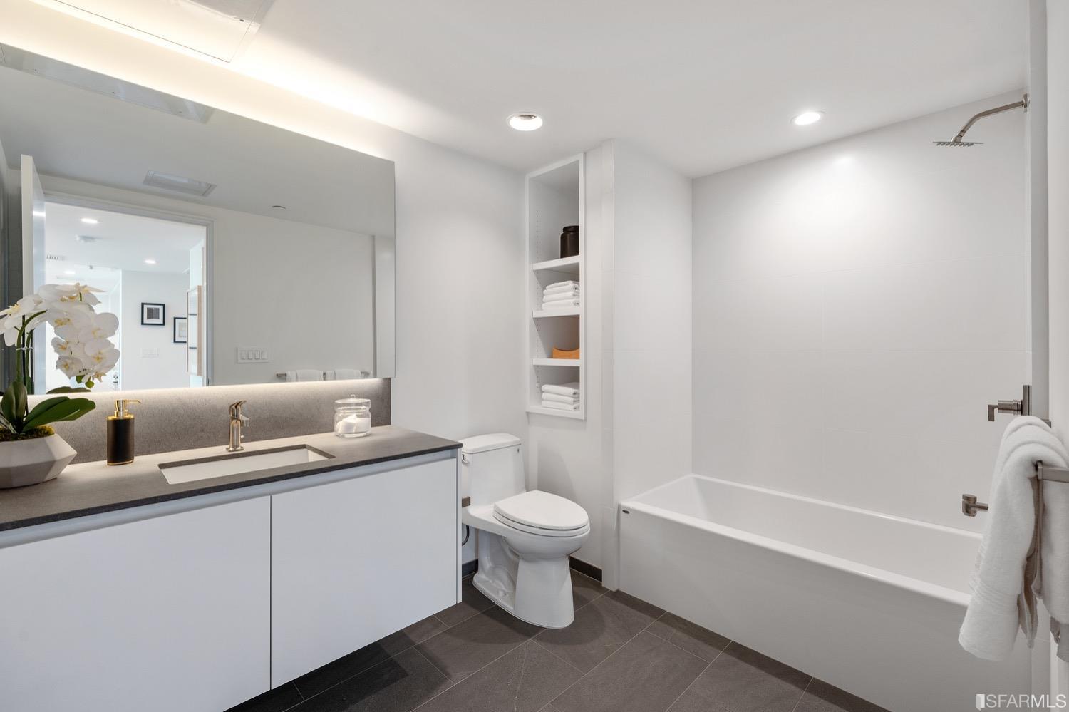 1452 Broadway Unit: 3