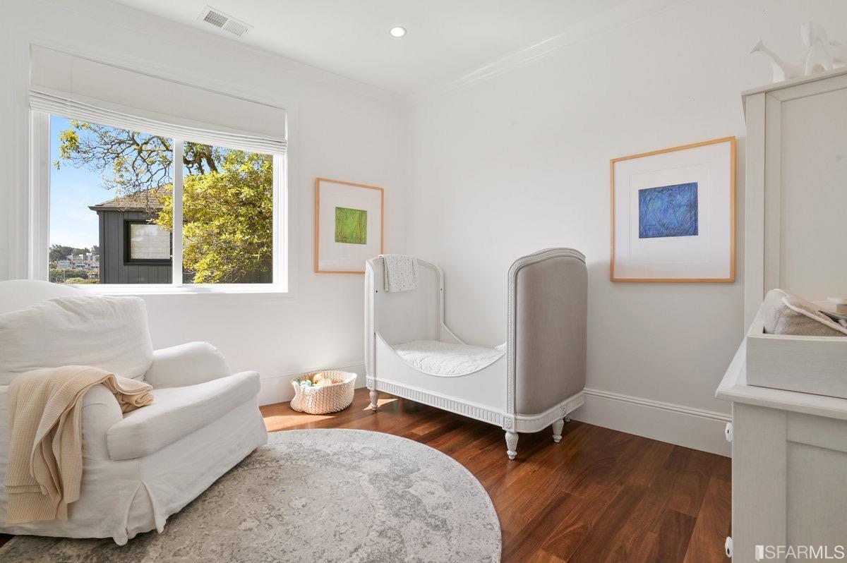 950 Corbett Avenue Unit: 2