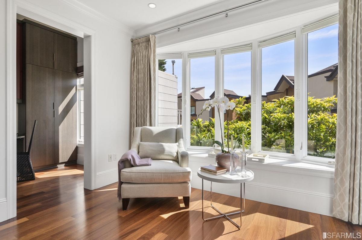 950 Corbett Avenue Unit: 2