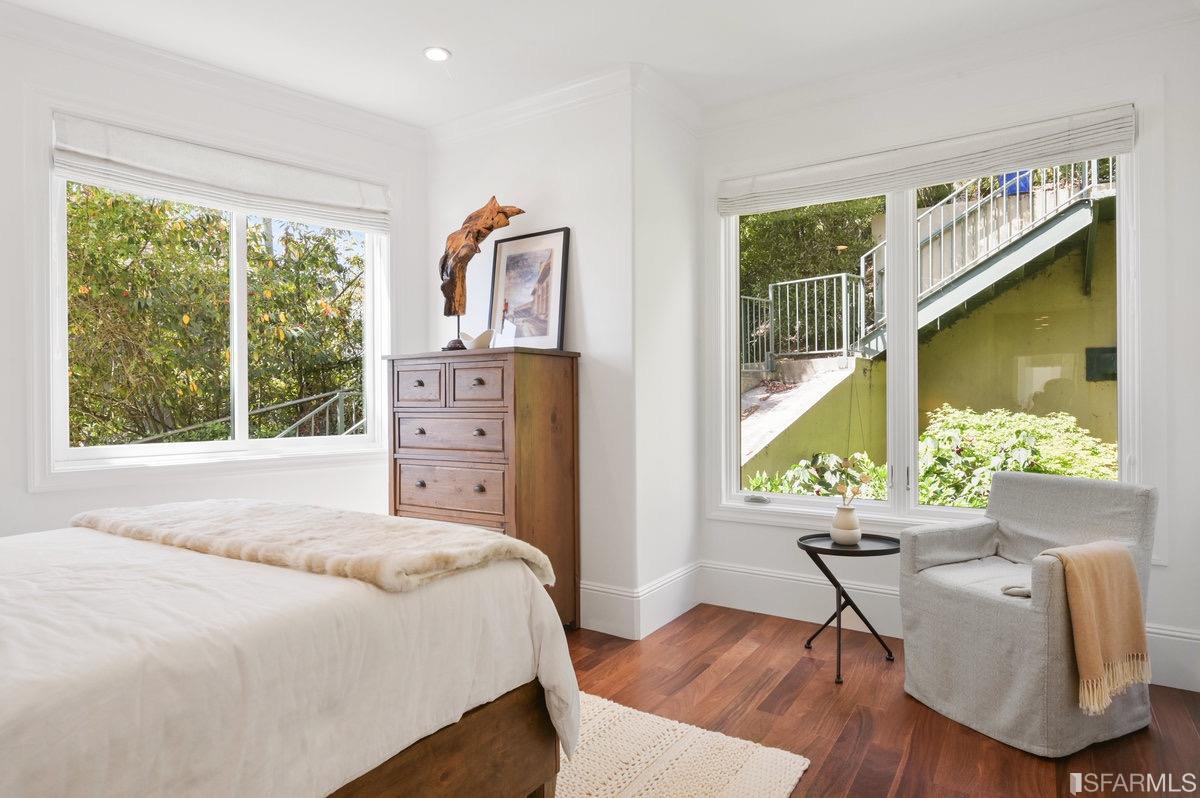 950 Corbett Avenue Unit: 2