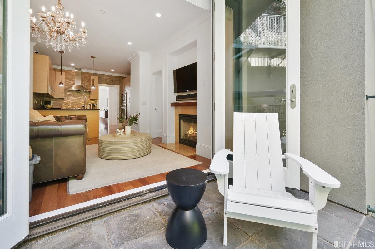 950 Corbett Avenue Unit: 2