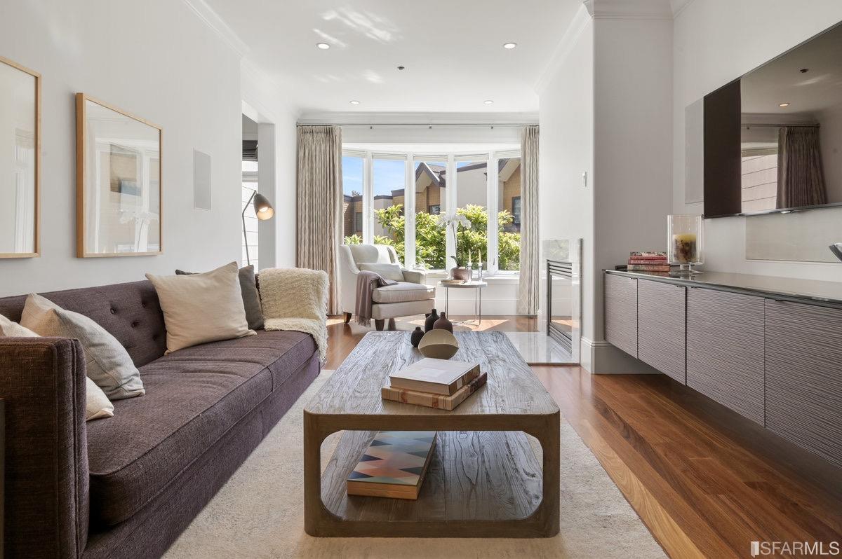 950 Corbett Avenue Unit: 2