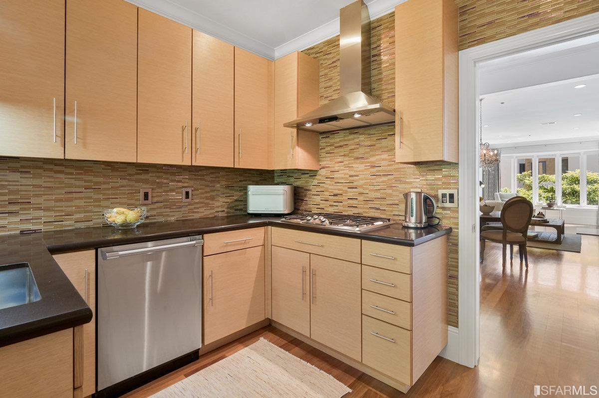 950 Corbett Avenue Unit: 2