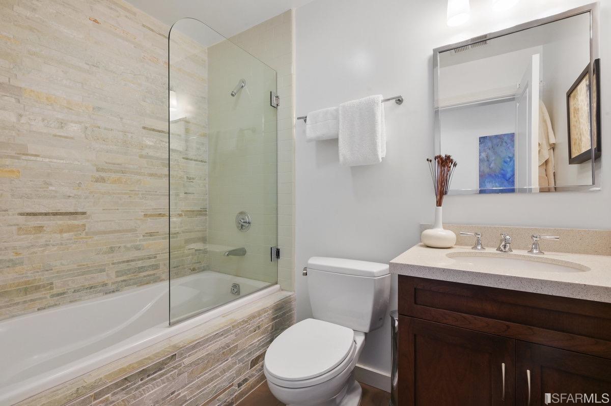 950 Corbett Avenue Unit: 2