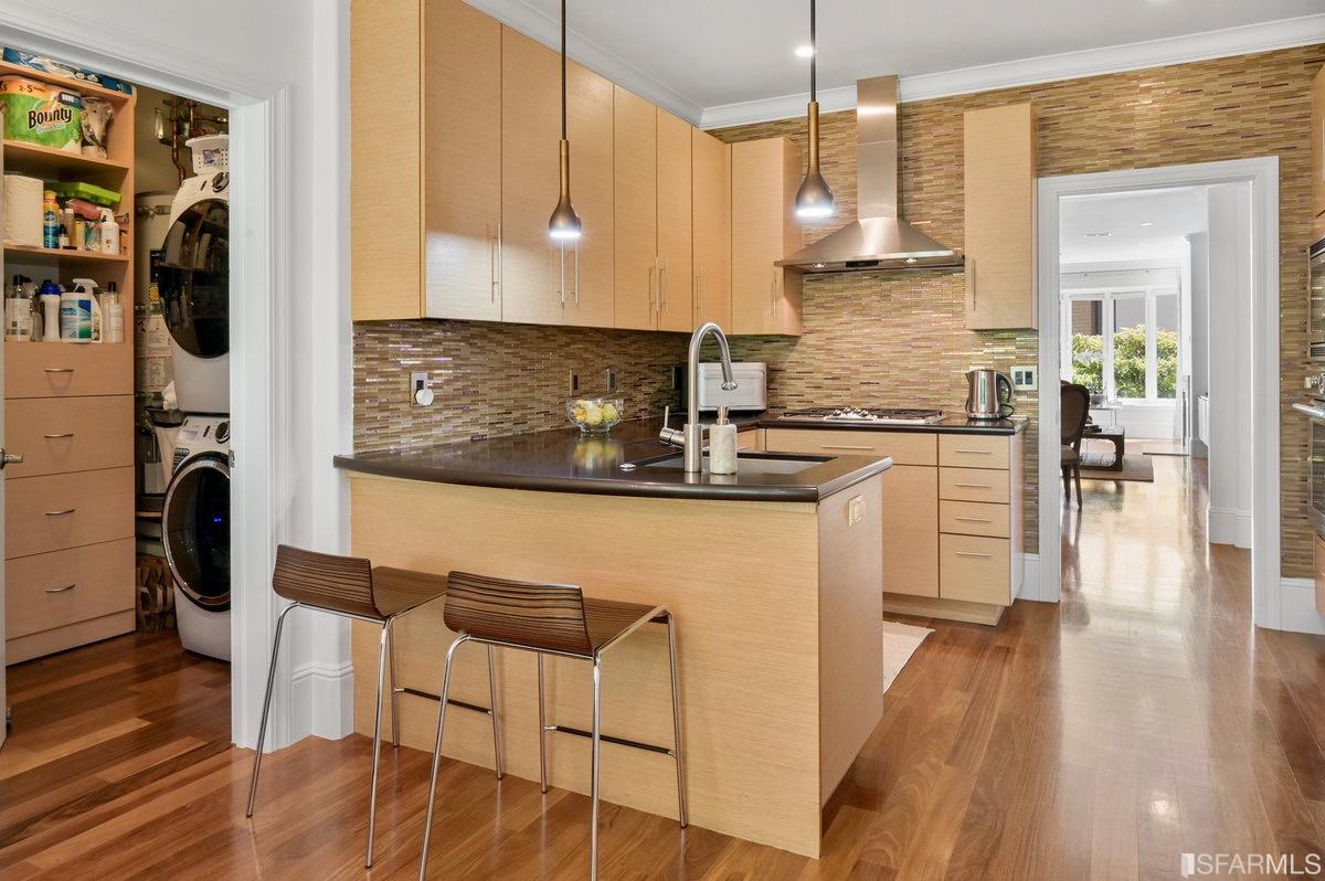 950 Corbett Avenue Unit: 2