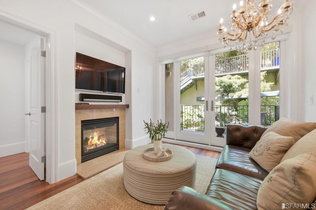 950 Corbett Avenue Unit: 2