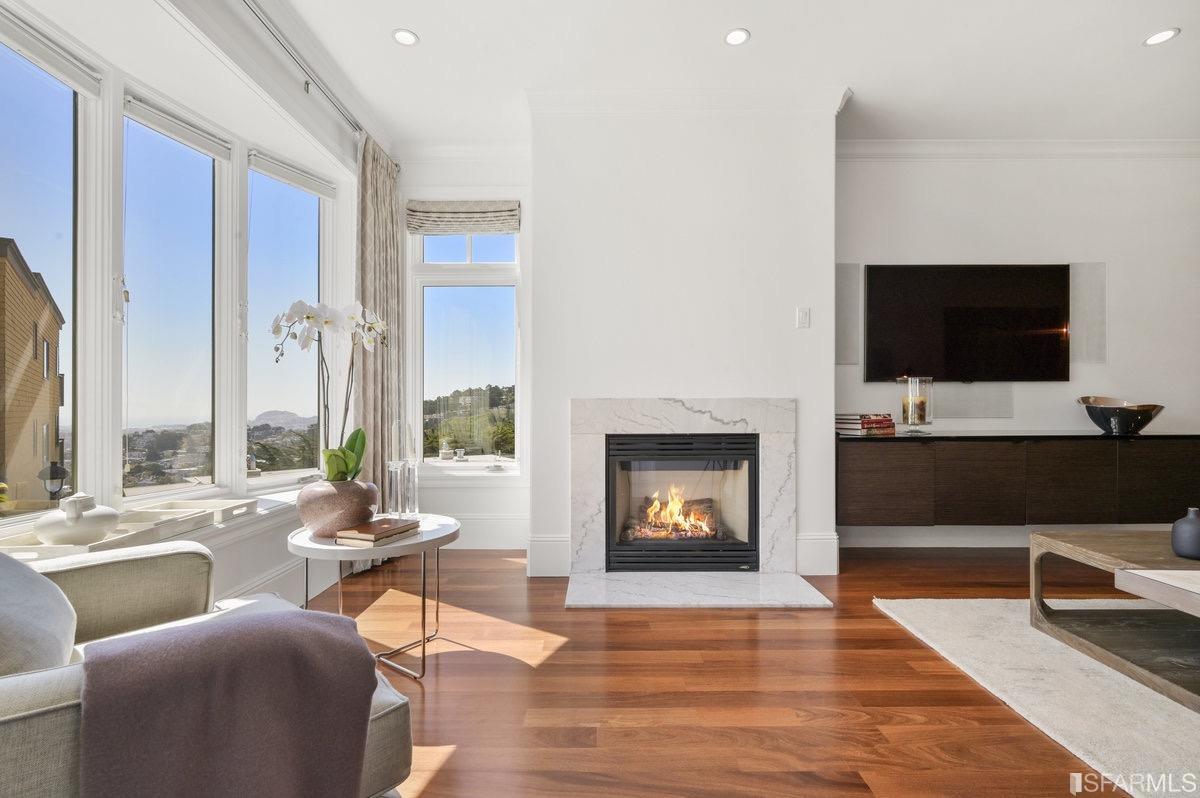 950 Corbett Avenue Unit: 2