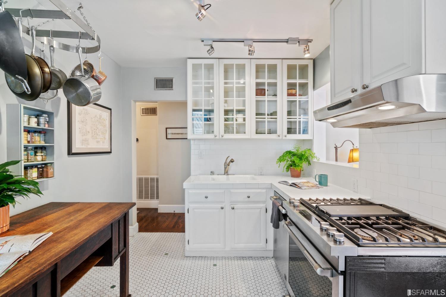 308 Eureka Street Unit: B