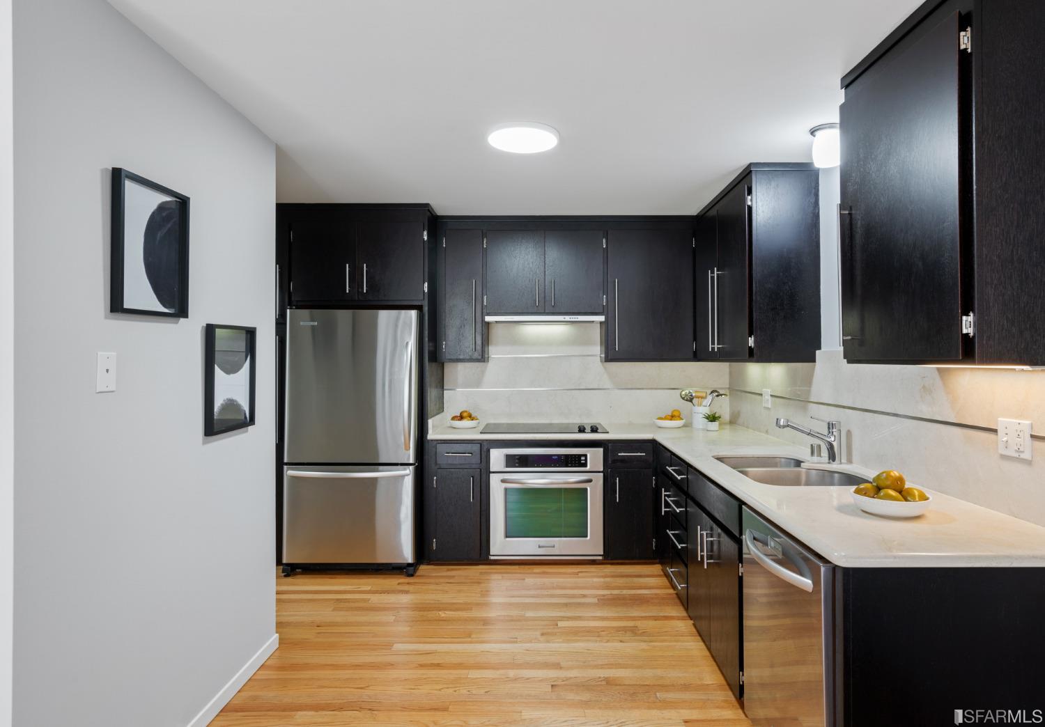 184 Locksley Avenue Unit: 6