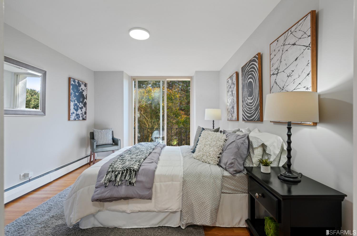 184 Locksley Avenue Unit: 6