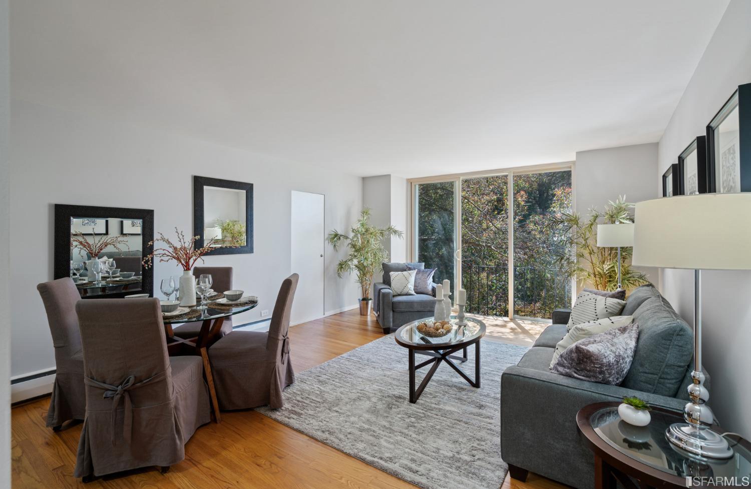 184 Locksley Avenue Unit: 6