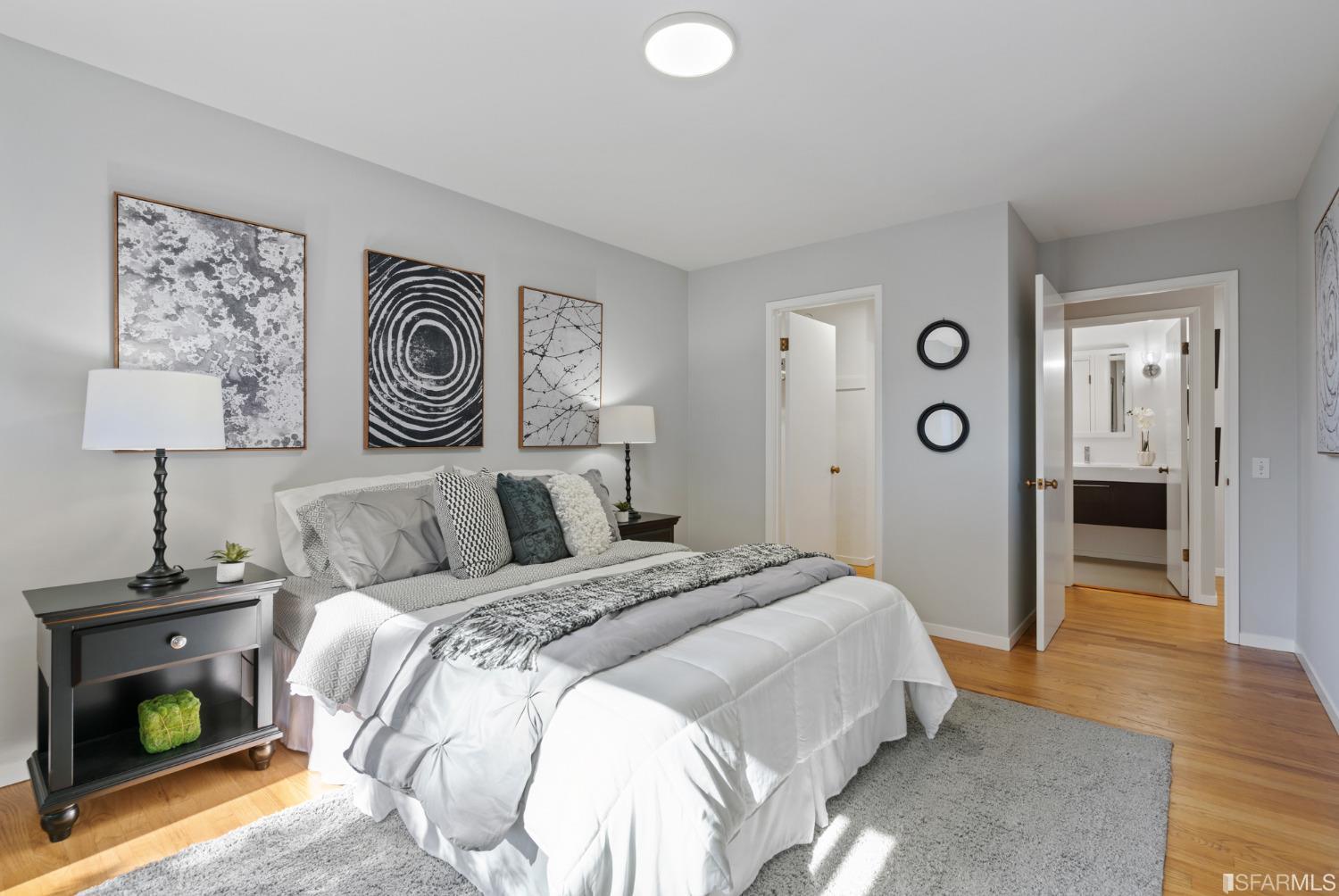 184 Locksley Avenue Unit: 6