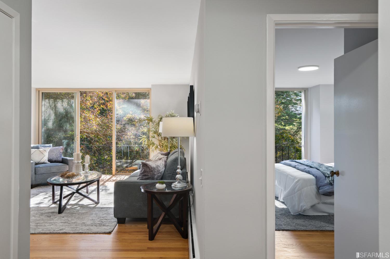 184 Locksley Avenue Unit: 6