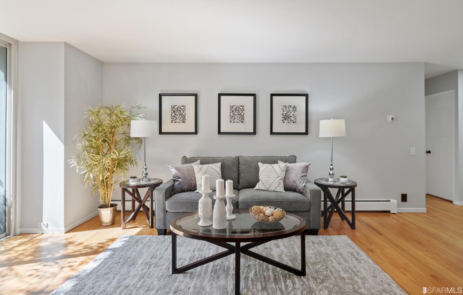 184 Locksley Avenue Unit: 6