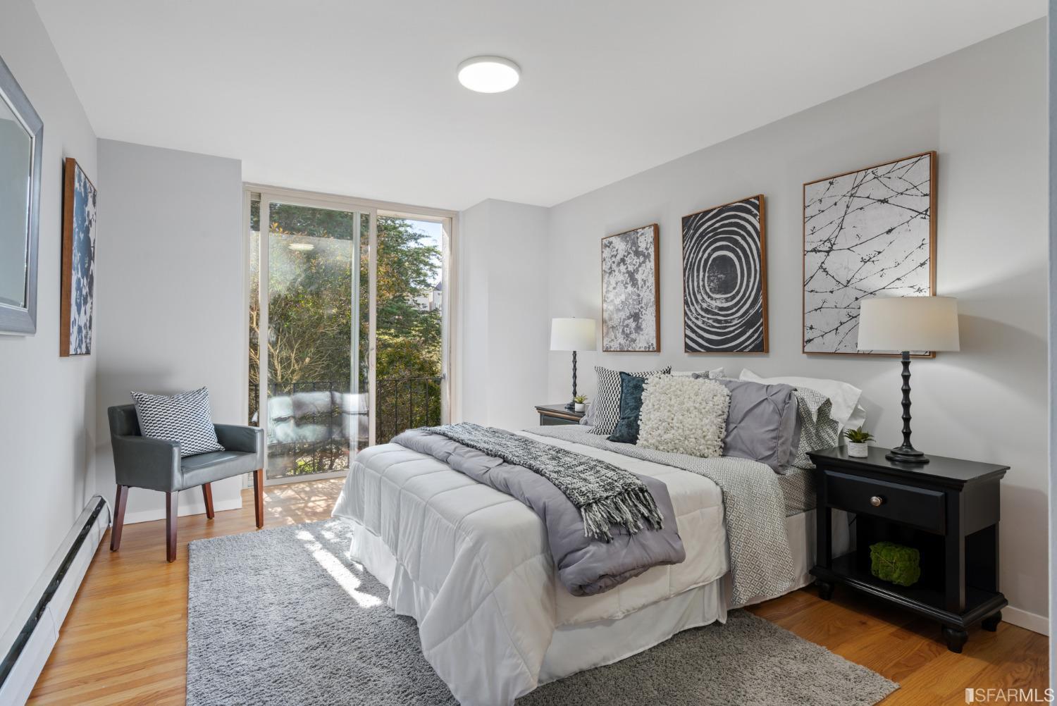 184 Locksley Avenue Unit: 6