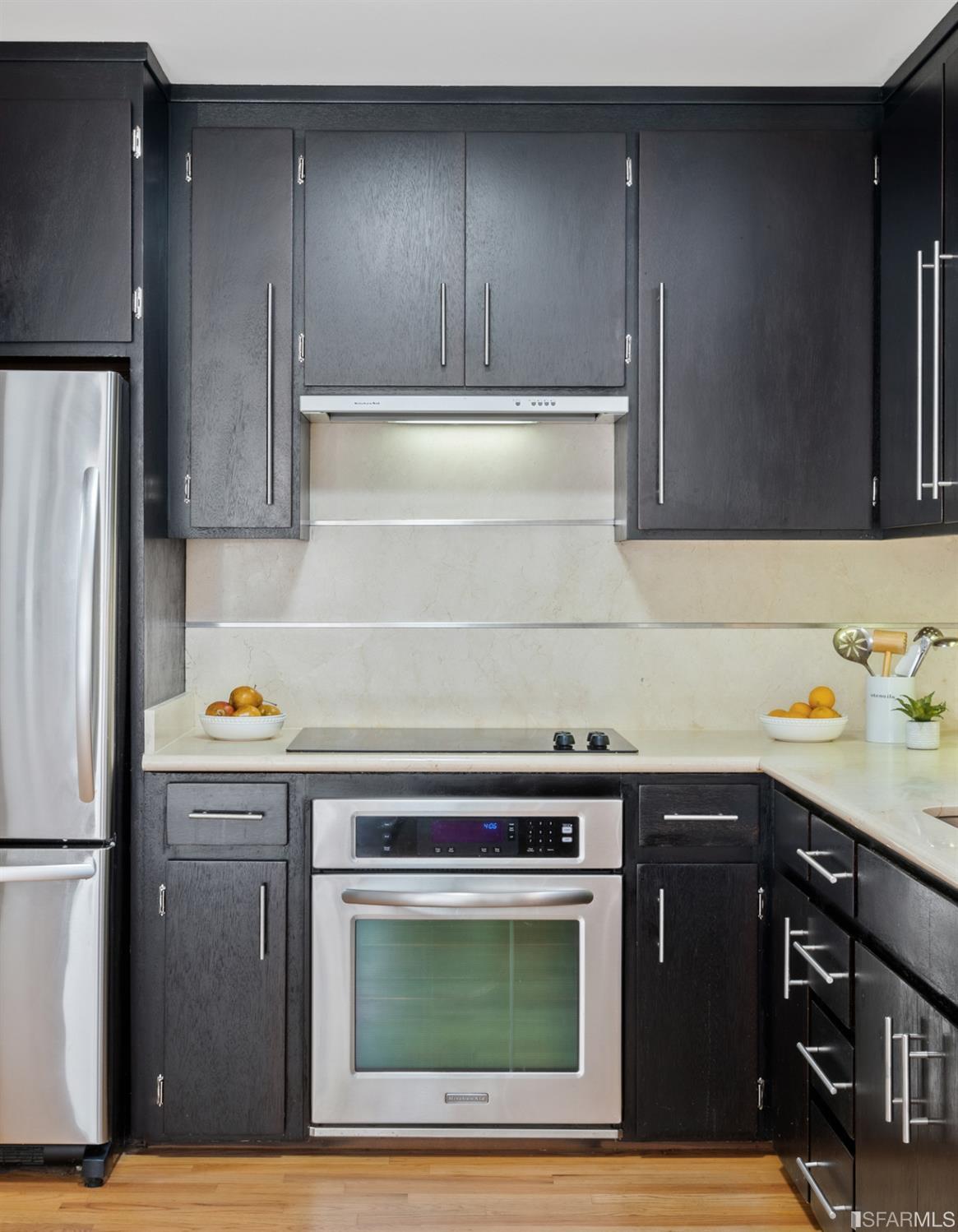 184 Locksley Avenue Unit: 6