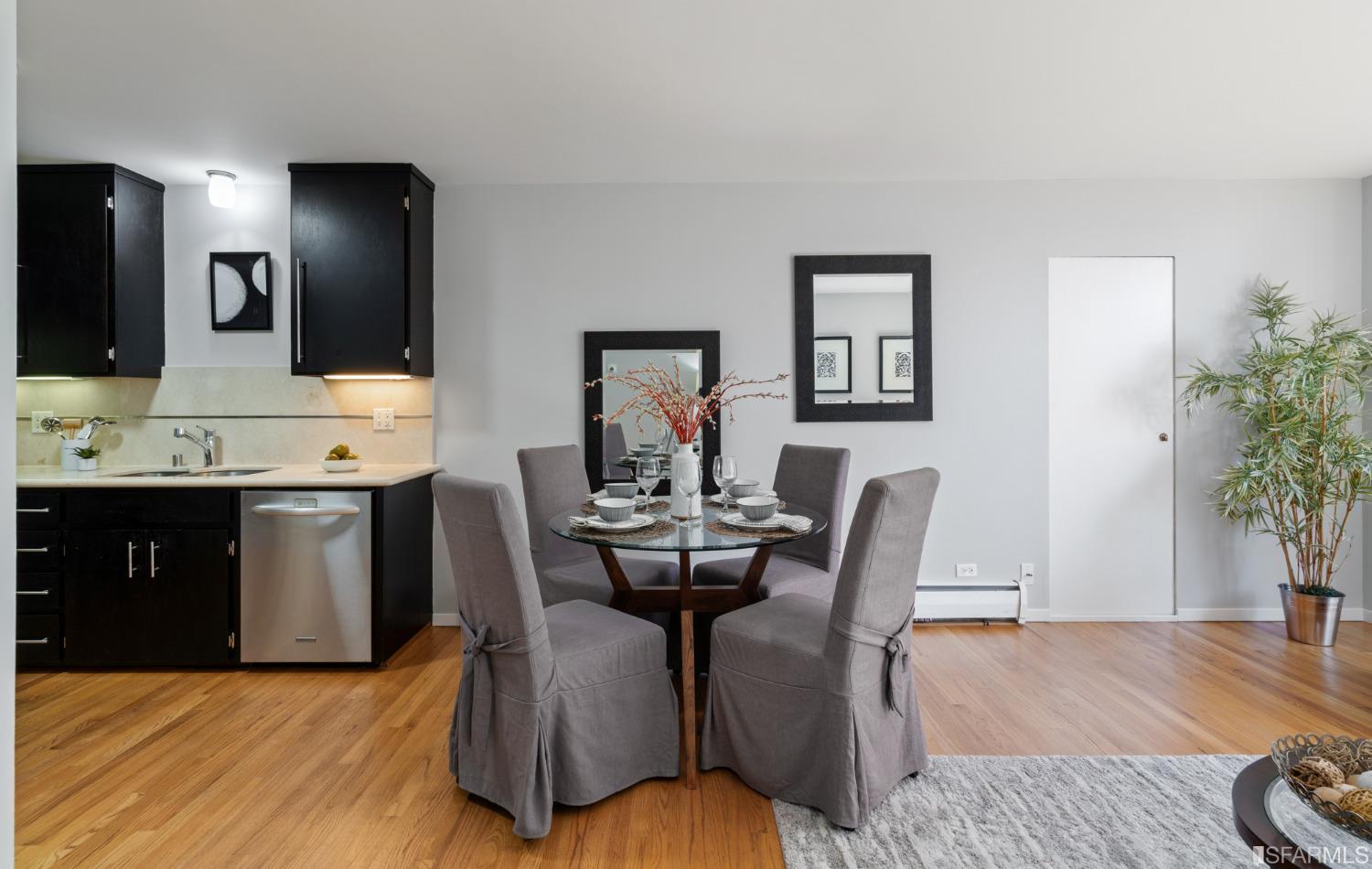 184 Locksley Avenue Unit: 6