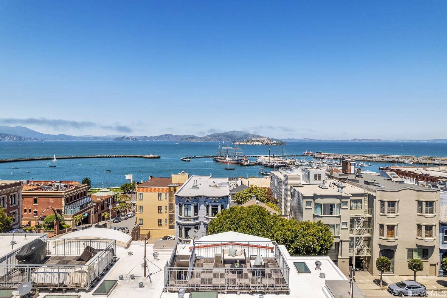 889 North Point Street Unit: 3