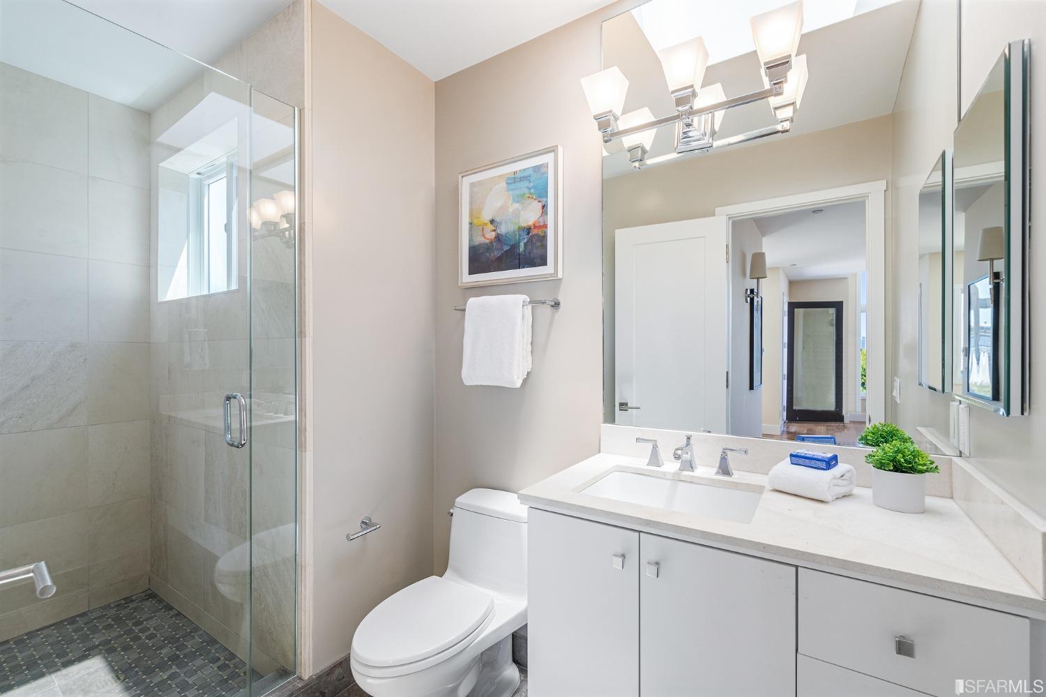 889 North Point Street Unit: 3