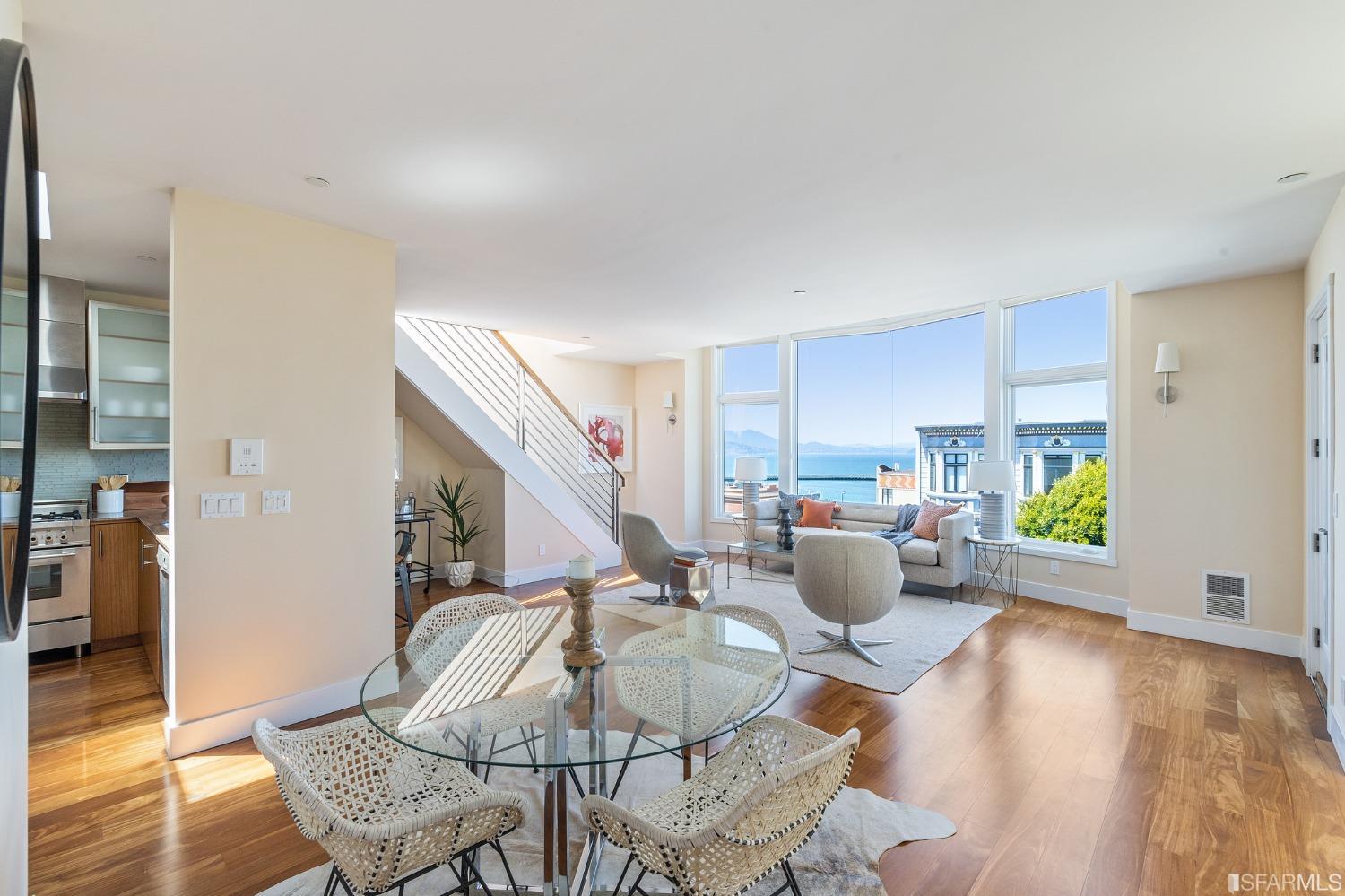 889 North Point Street Unit: 3