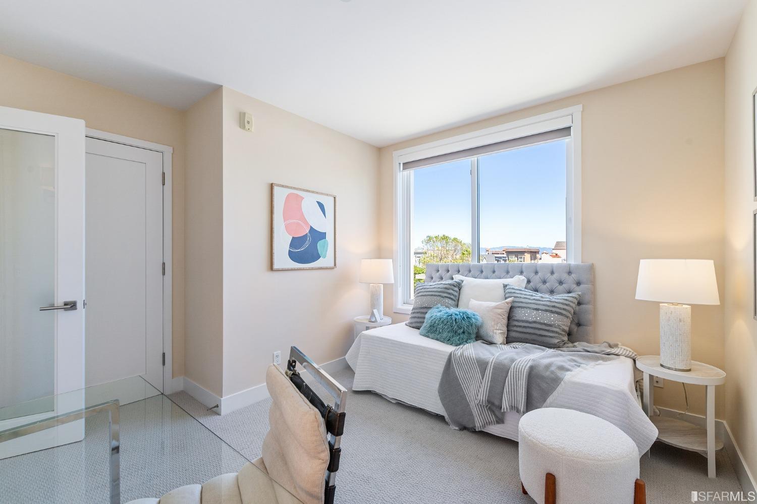 889 North Point Street Unit: 3