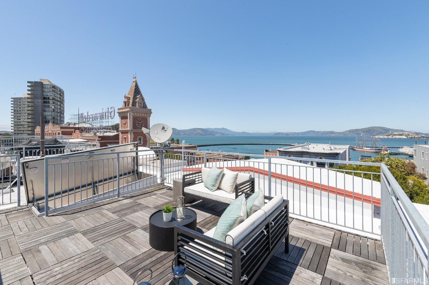 889 North Point Street Unit: 3