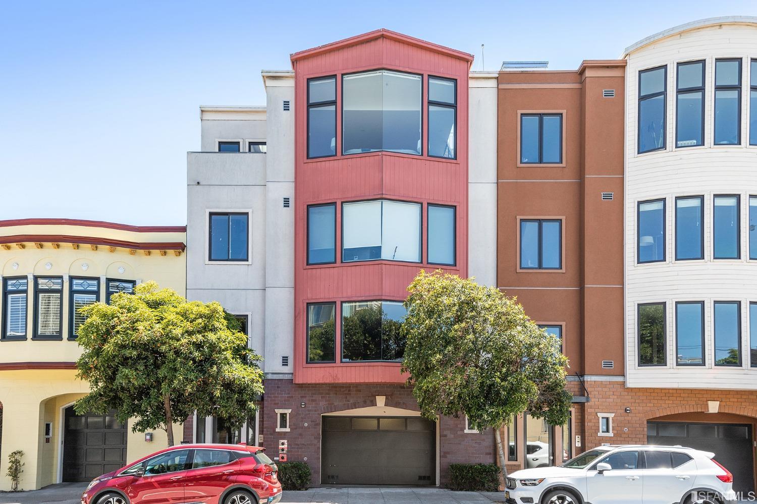 889 North Point Street Unit: 3