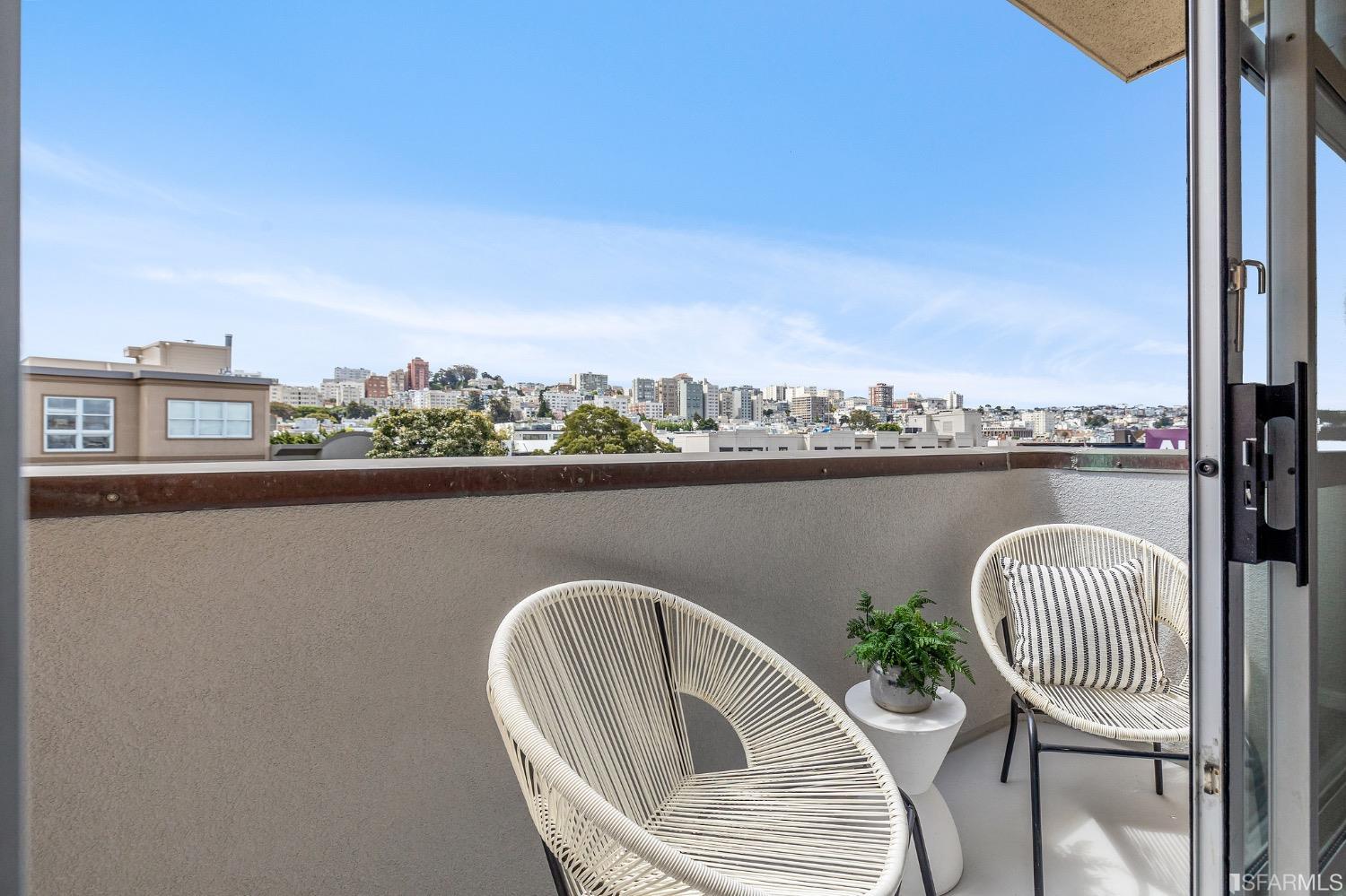 1540 Lombard Street Unit: I