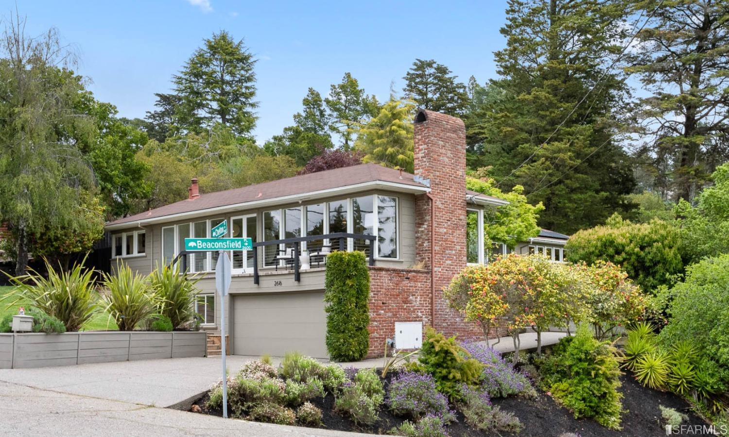 2616 Beaconsfield Place