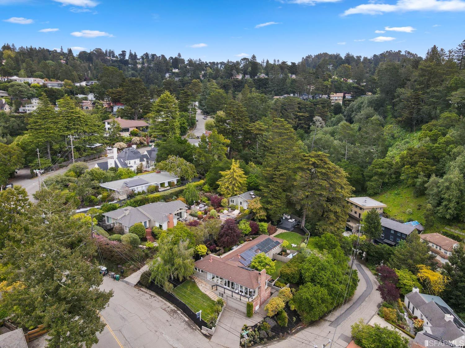 2616 Beaconsfield Place