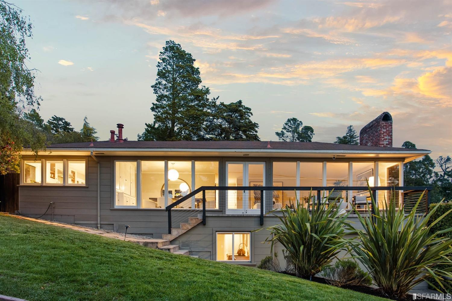 2616 Beaconsfield Place