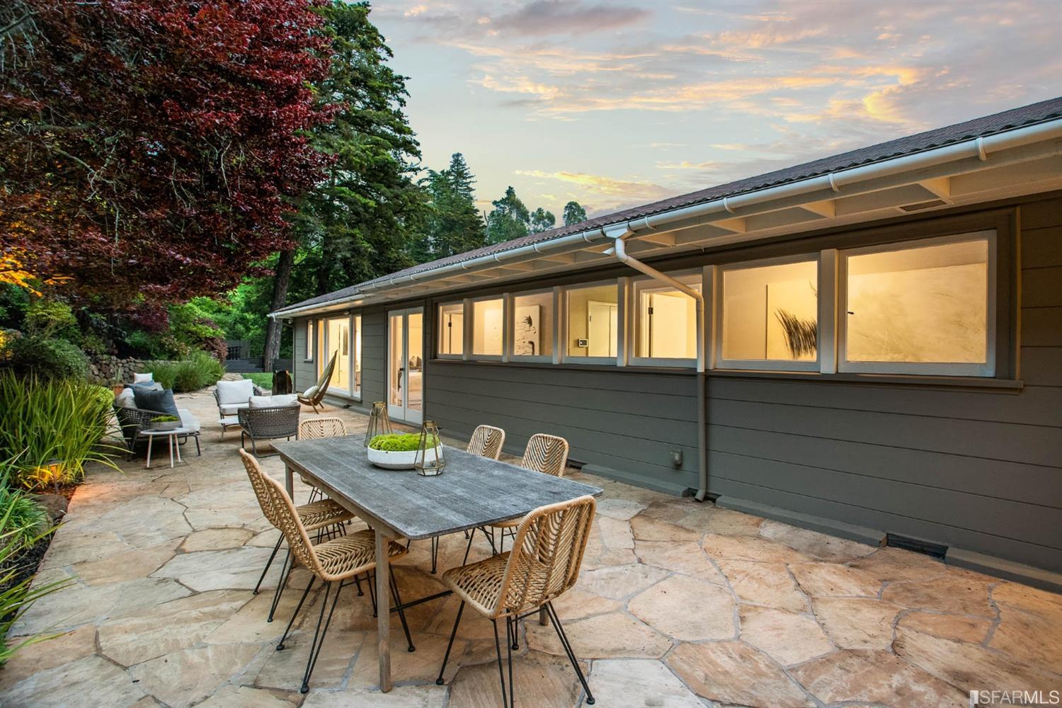 2616 Beaconsfield Place