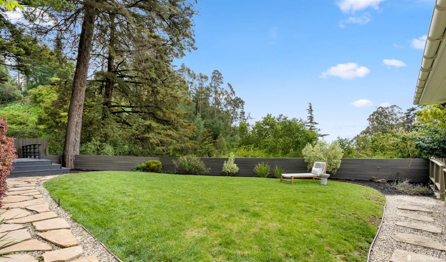 2616 Beaconsfield Place