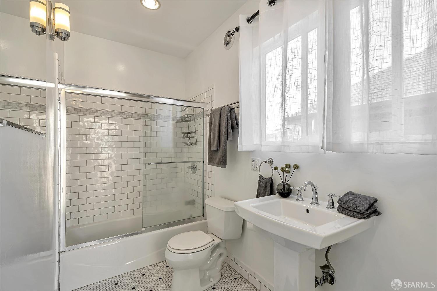 1108 Shotwell ST Unit: A