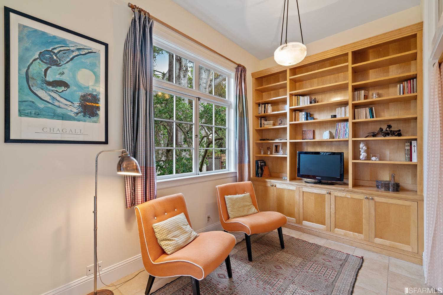 664 Elizabeth Street