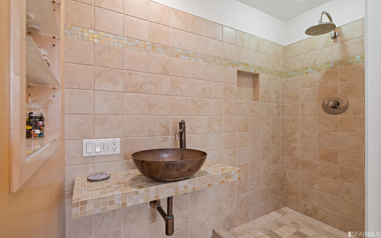 664 Elizabeth Street