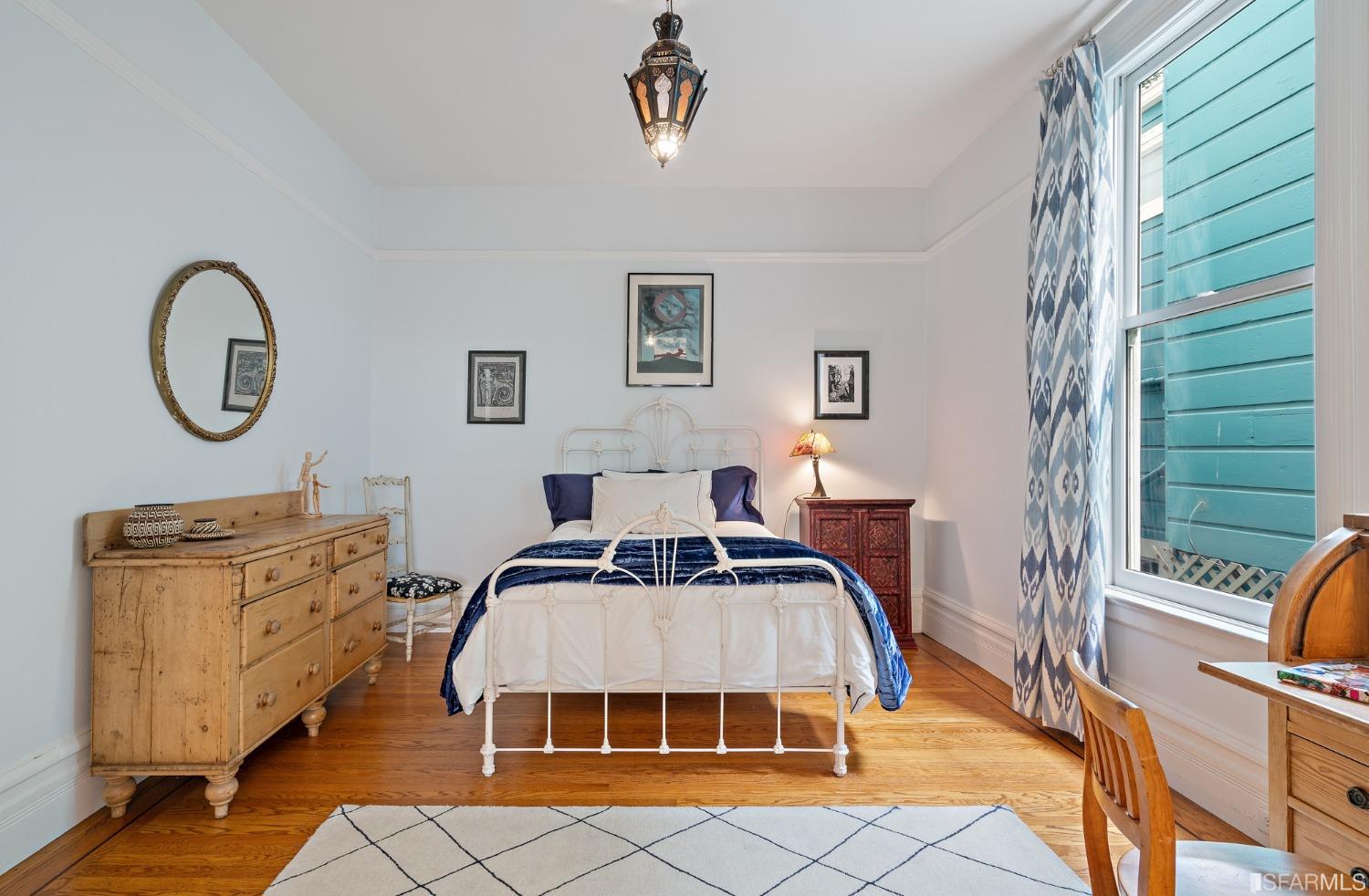 664 Elizabeth Street