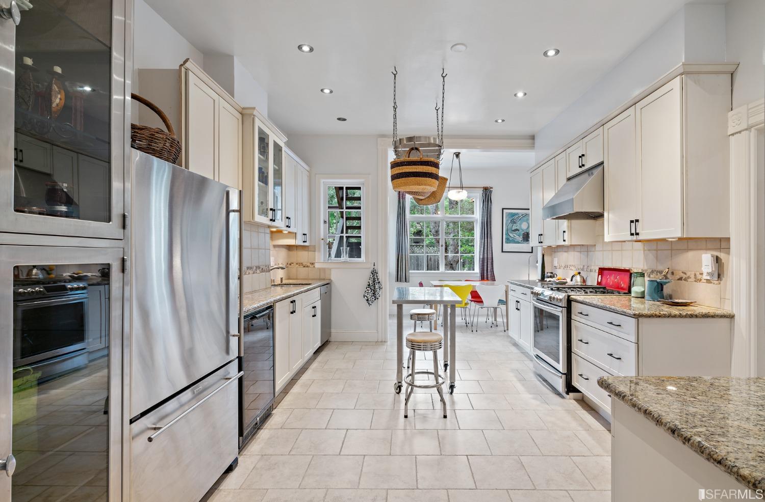 664 Elizabeth Street