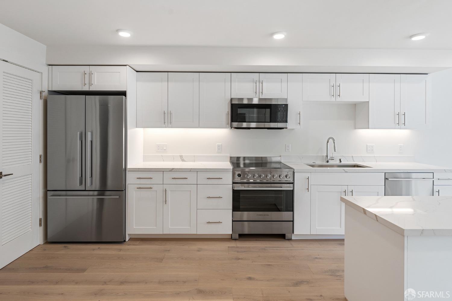 1624 Larkin Street Unit: 10