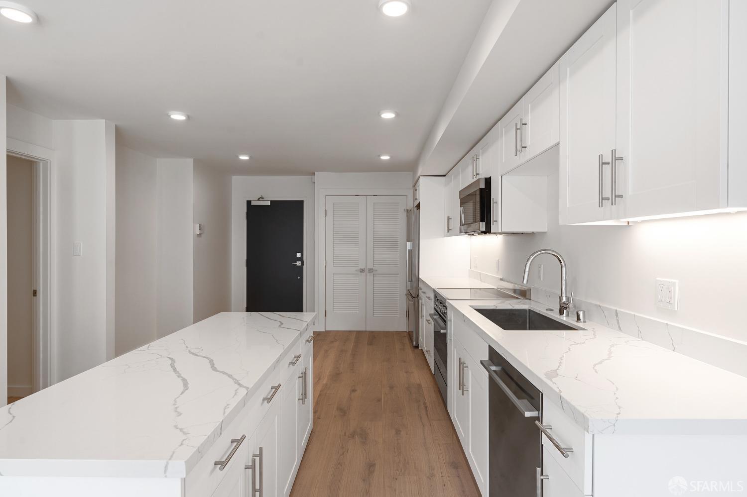 1624 Larkin Street Unit: 10