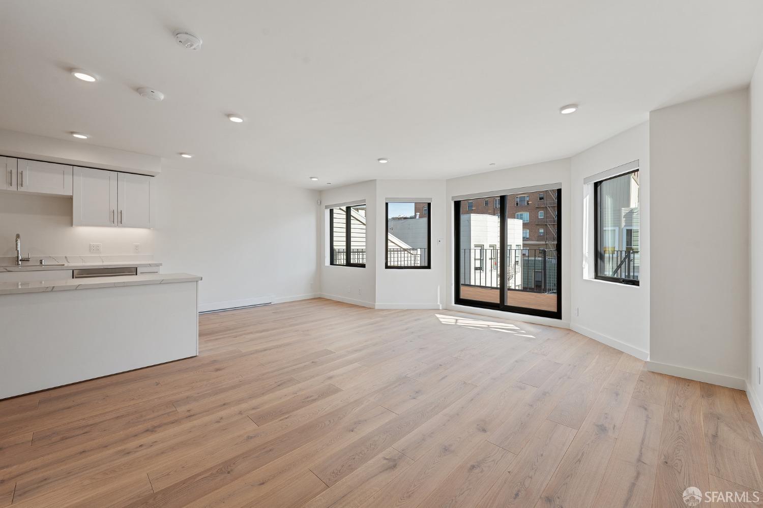 1624 Larkin Street Unit: 10