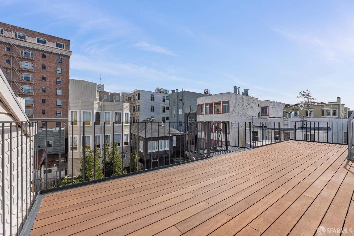 1624 Larkin Street Unit: 10