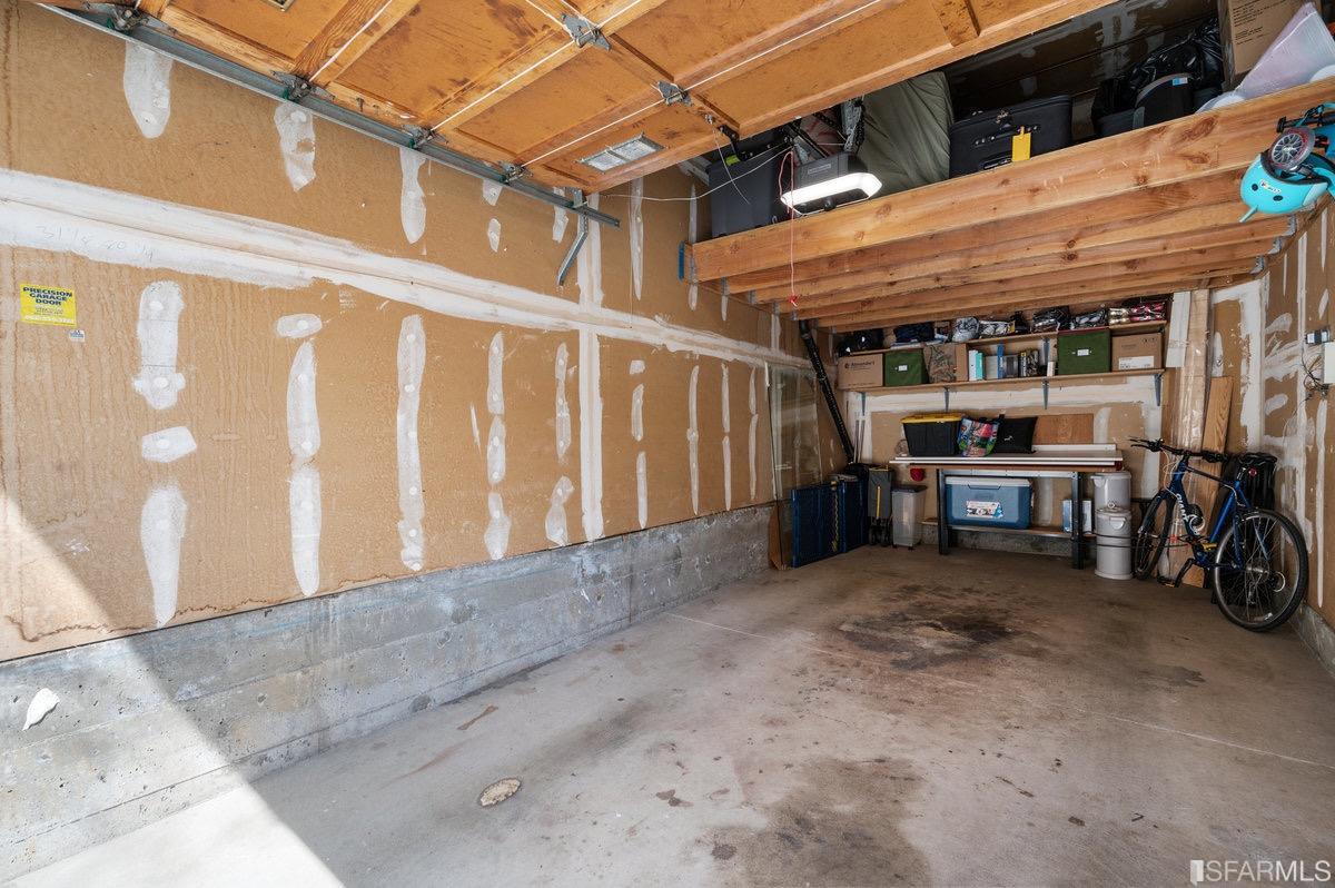 230 Grattan Street Unit: 3