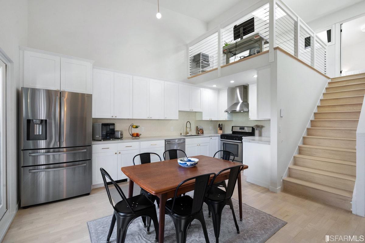 230 Grattan Street Unit: 3