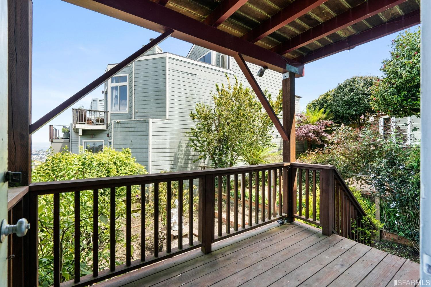 1243 Douglass Street