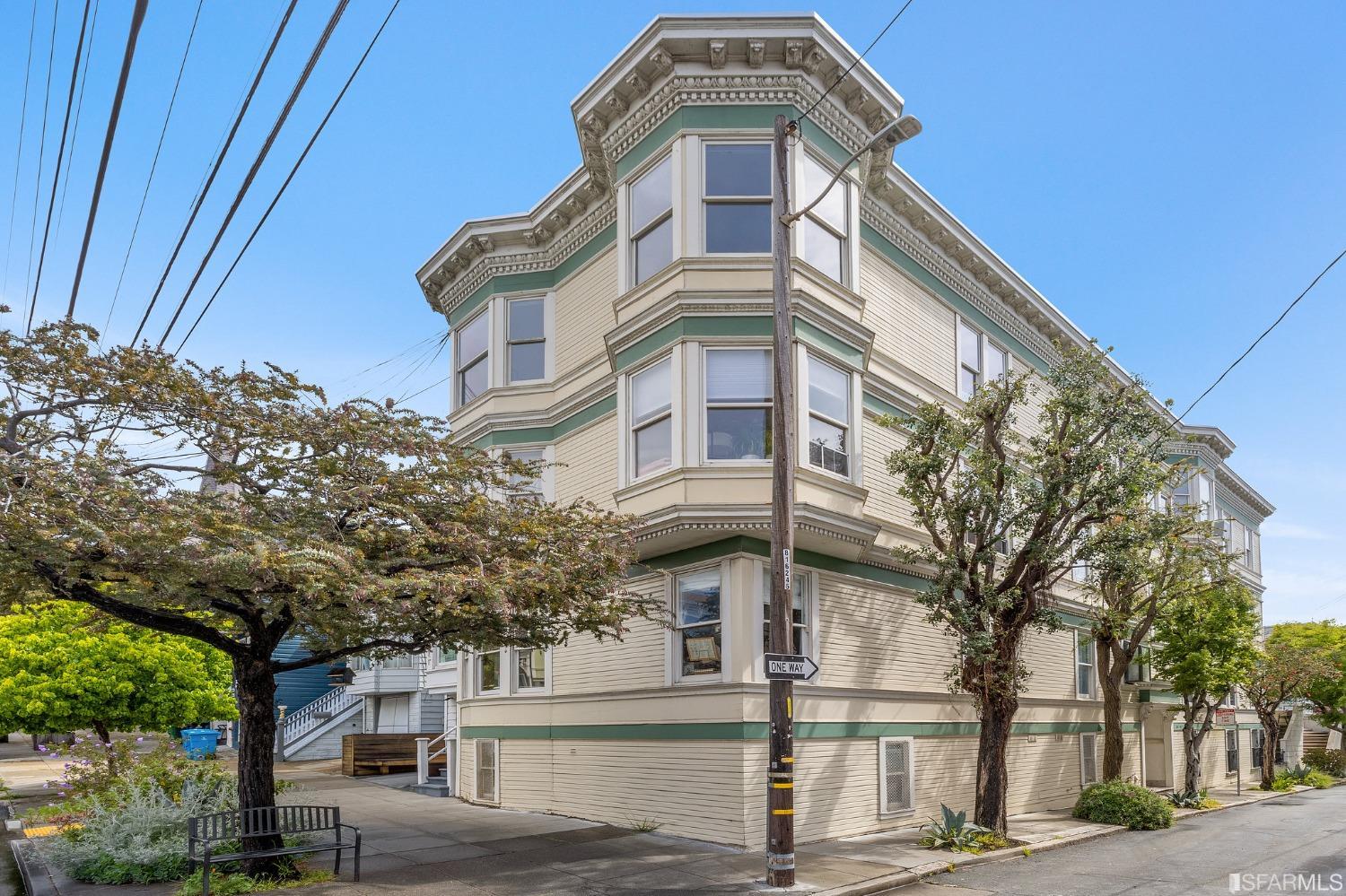 394 Elizabeth Street