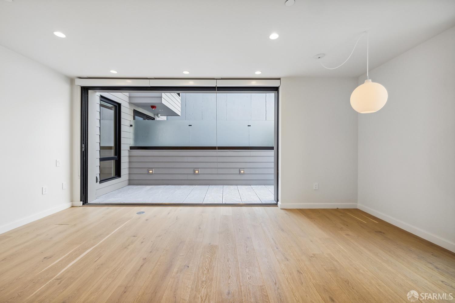 3310 Mission Street Unit: 2