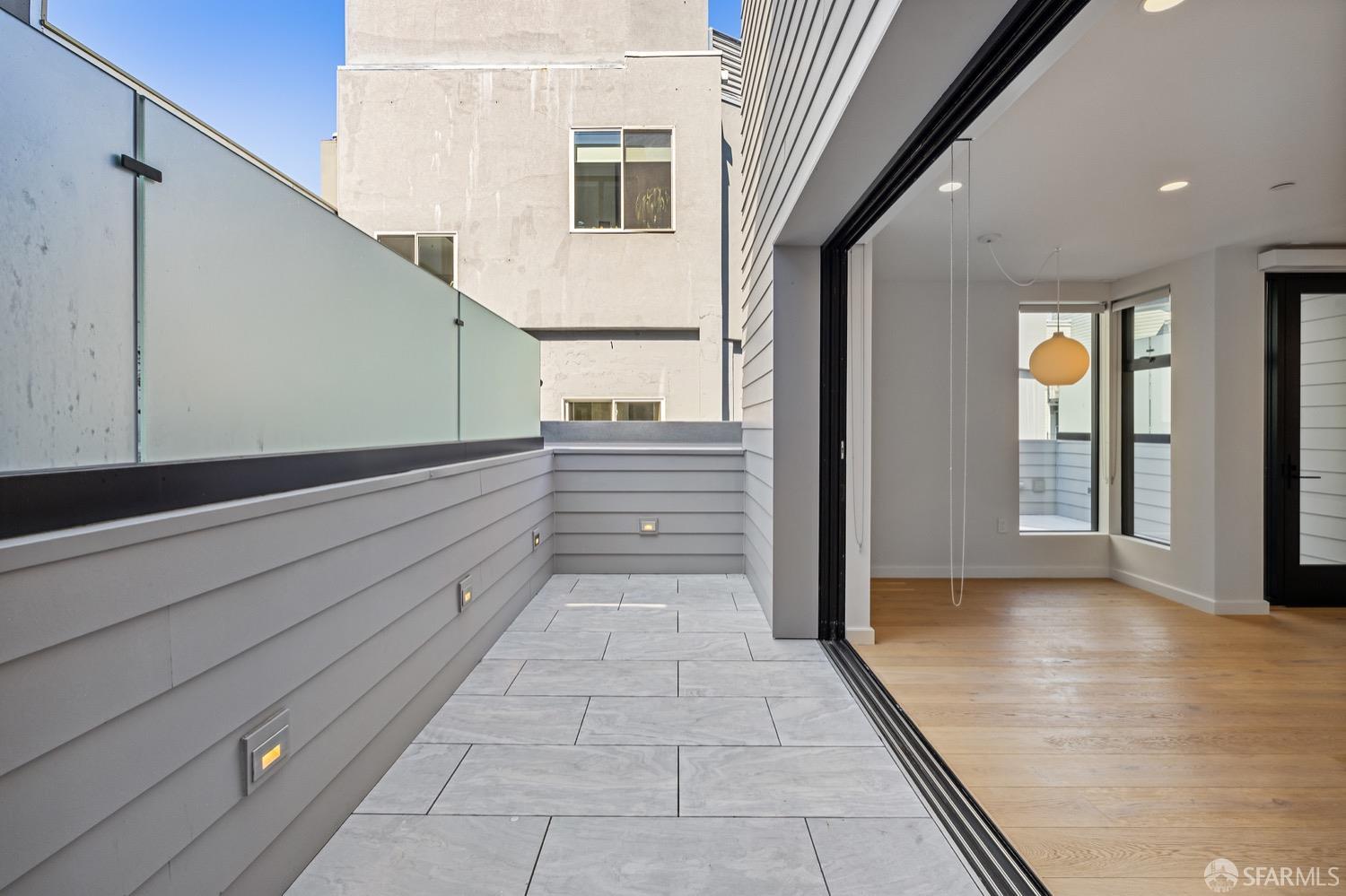 3310 Mission Street Unit: 2