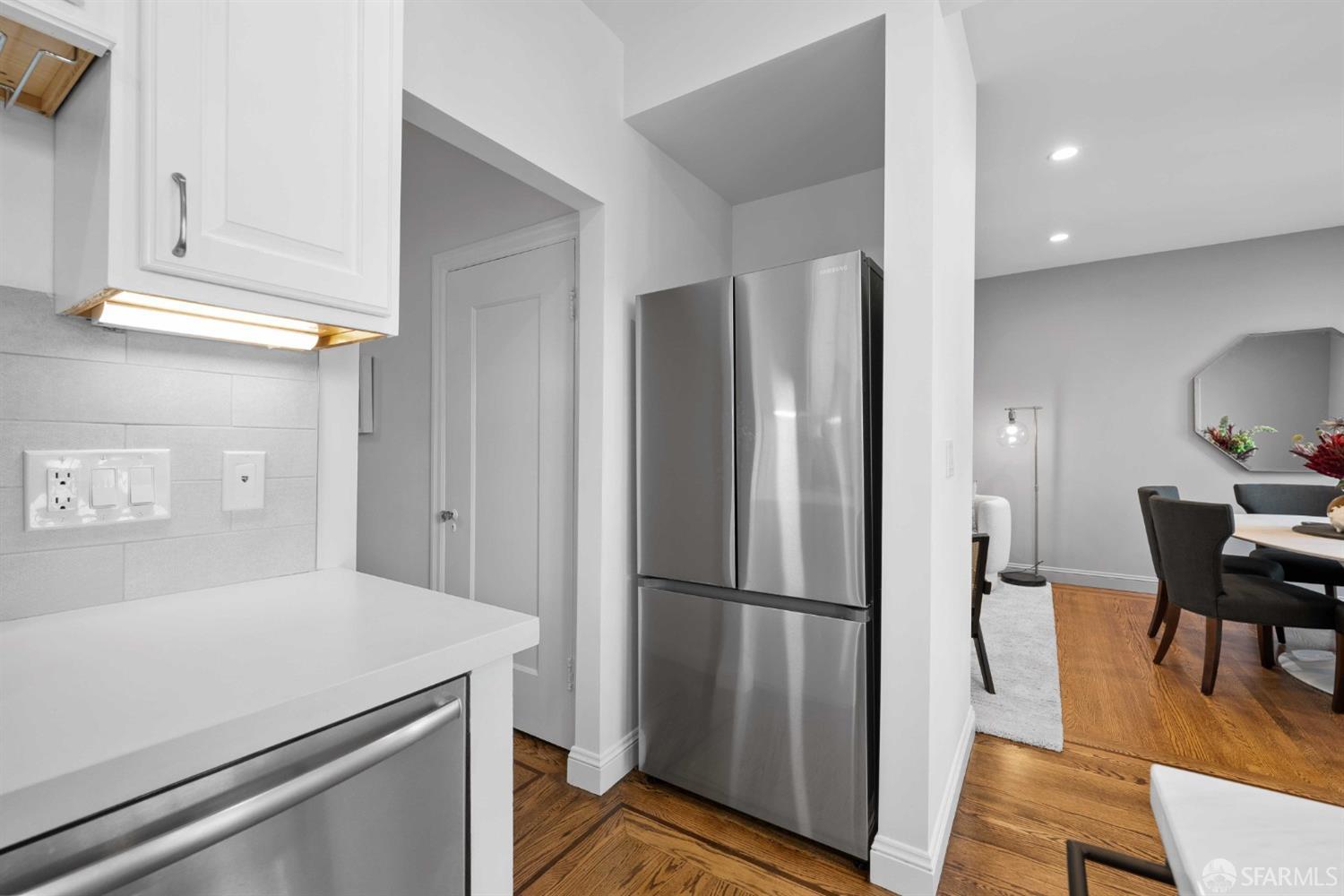 3283 Folsom Street